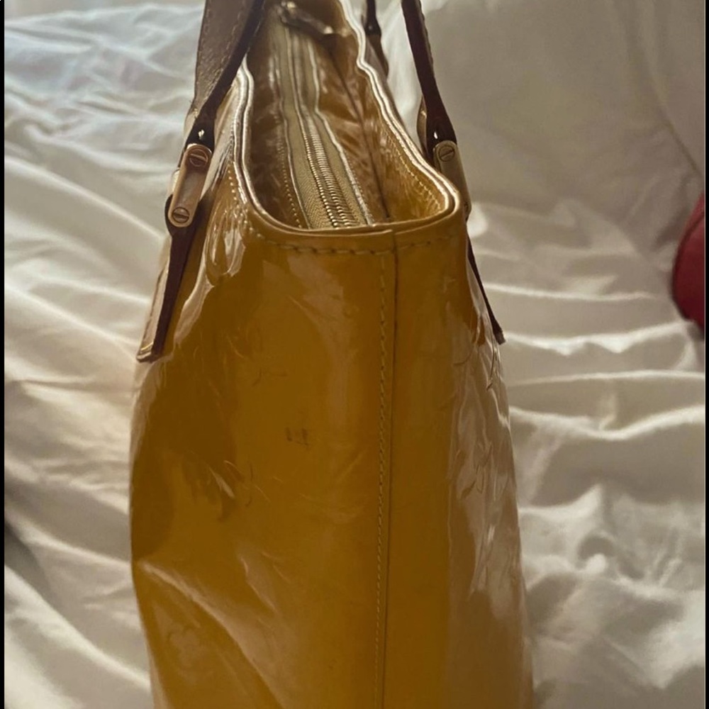 Louis Vuitton Yellow vernis authentic